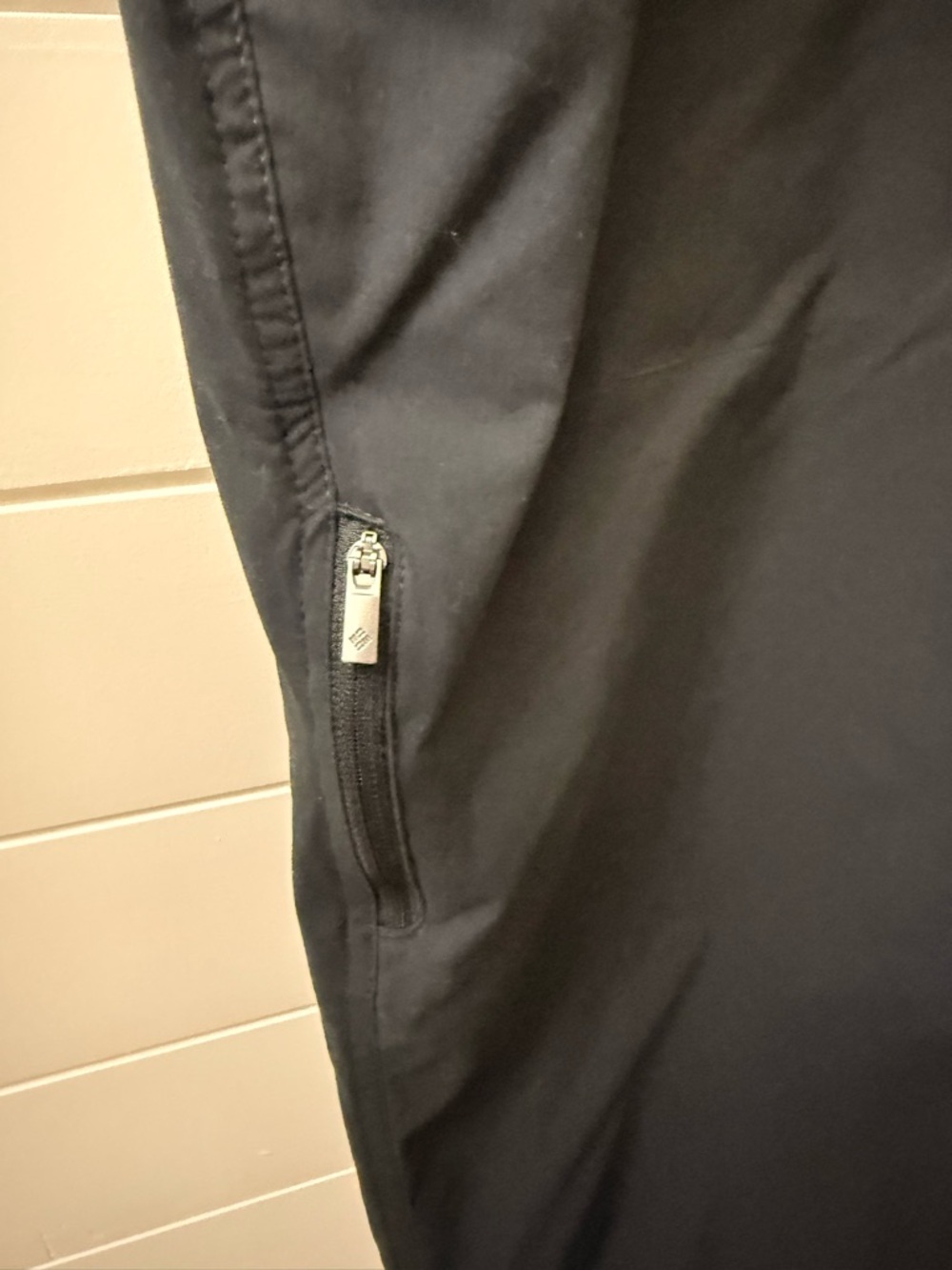 Columbia Women's Charcoal Black Stretch Capris - Picture 4 of 7